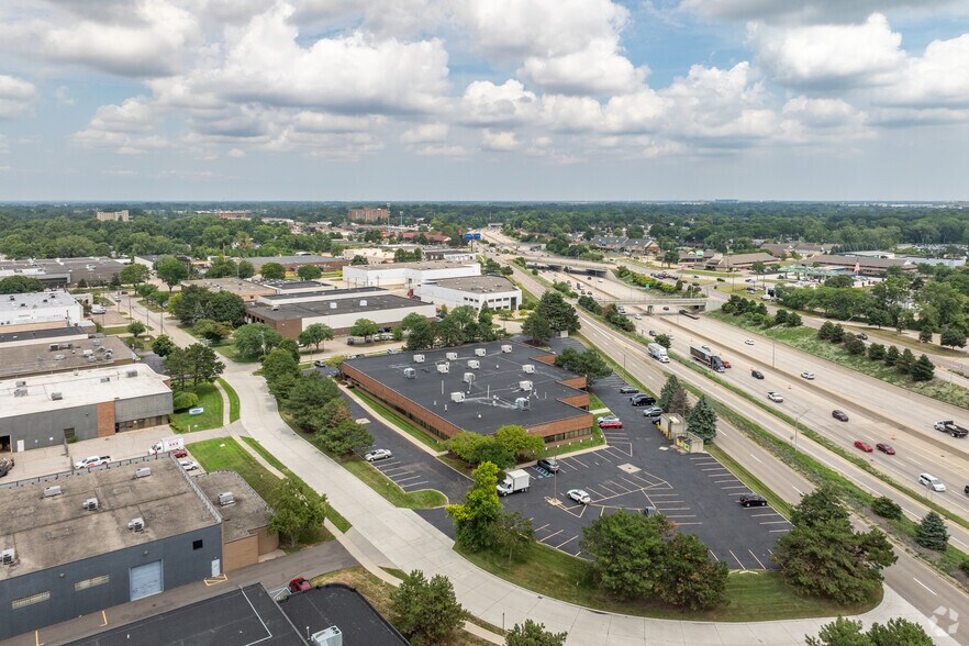 More Photos Of 25780-25790 Commerce Dr, Madison Heights Office For Sale