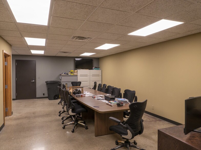 More Photos Of 13400 O St, Lincoln Manufacturing For Sale