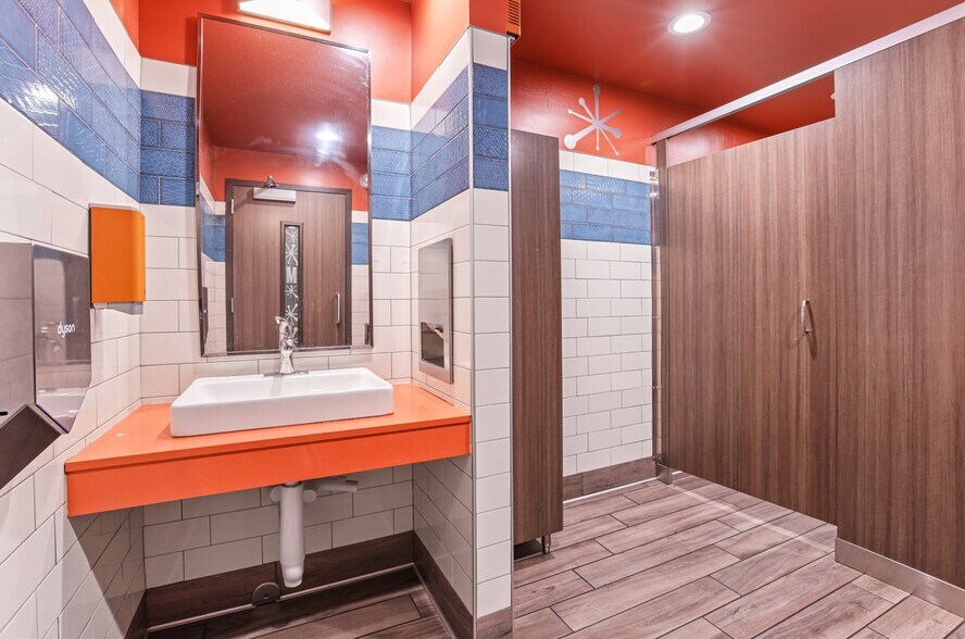 More Photos Of 2252 Larimer St, Denver Storefront Retail Residential For Sale