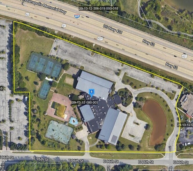 More Photos Of 1300 E 96th St, Indianapolis Health Club For Lease