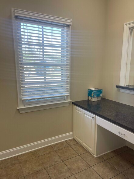 More Photos Of 2798 O'Neal Ln, Baton Rouge Office For Lease