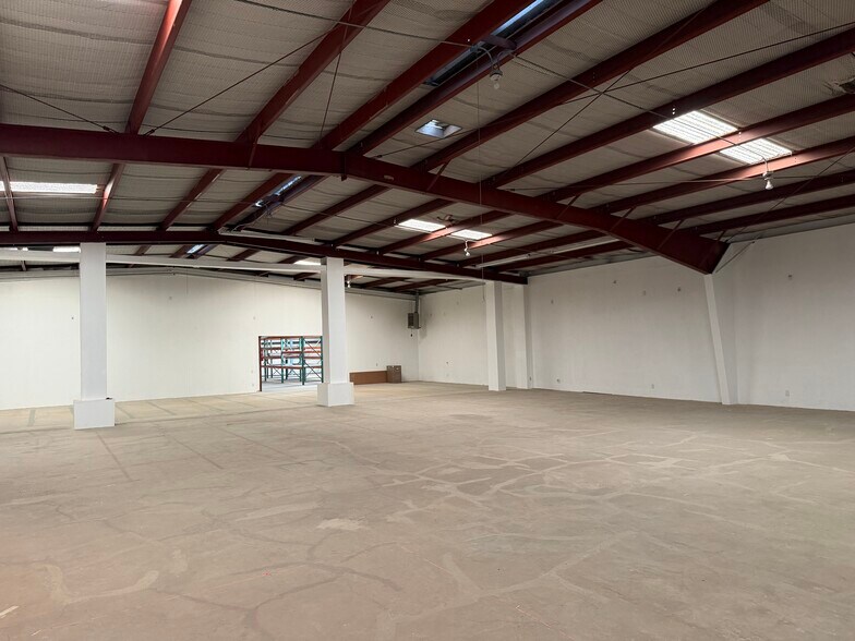 More Photos Of 6995 Industrial Ave, El Paso Flex For Lease