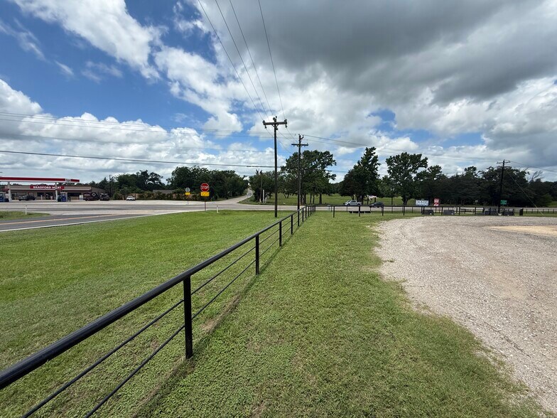 More Photos Of 17650 Texas 19, Montalba Auto Repair For Sale