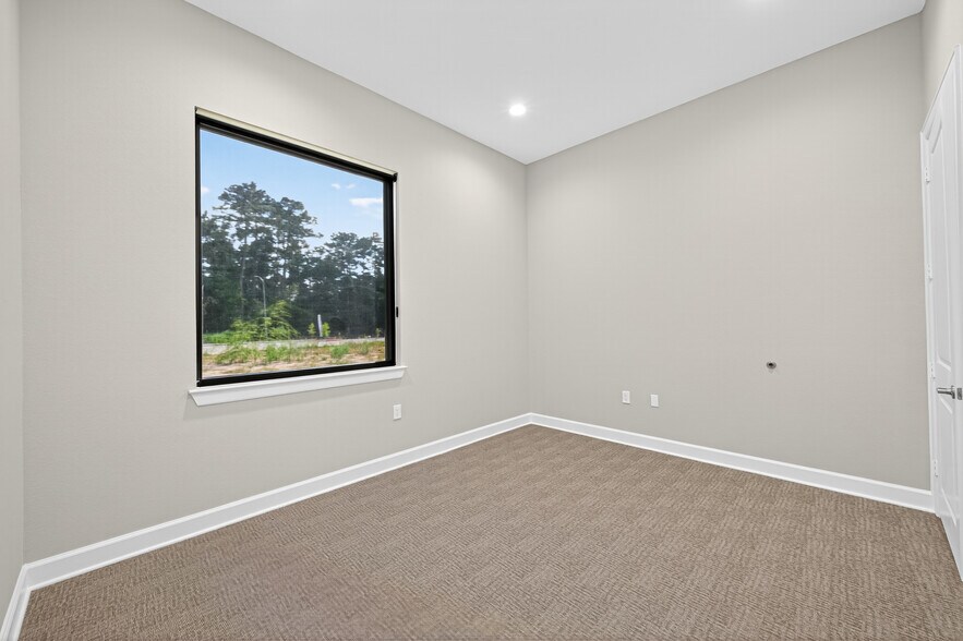 More Photos Of 13803 Madera Run, Humble Office For Sale