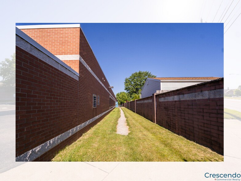 More Photos Of 15900 Snow Rd, Brook Park Medical For Lease