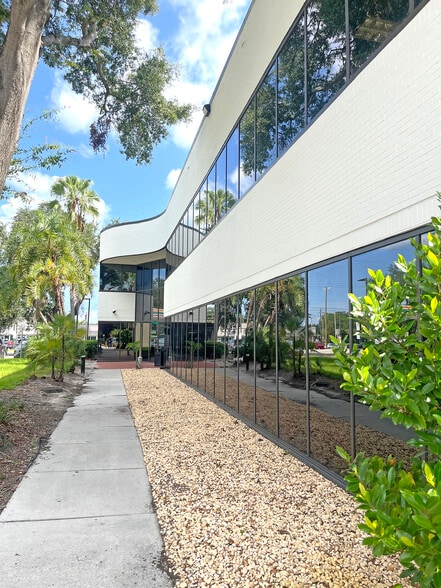 More Photos Of 3550 W Waters Ave, Tampa Office For Sale
