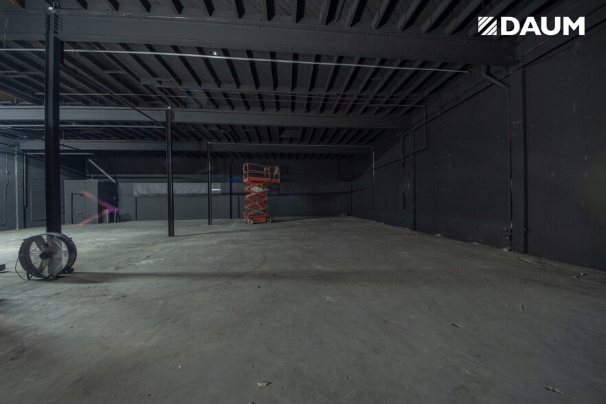 More Photos Of 3521 W Washington Blvd, Los Angeles Warehouse For Lease