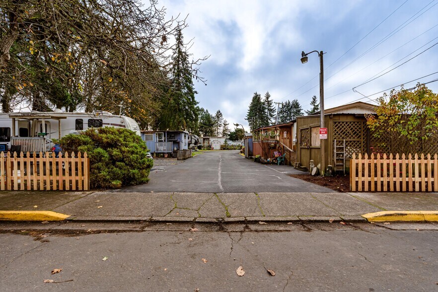More Photos Of 351 Front St, Junction City Manufactured Housing Mobile Home Park For Sale