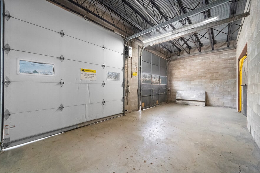 More Photos Of 209 W Main St, Linn Warehouse For Sale