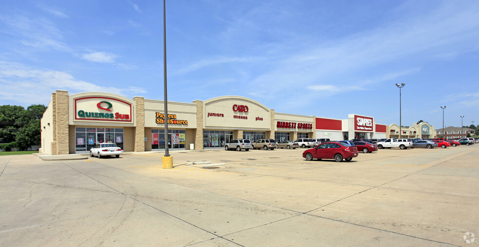 Primary Photo Of 3322-3518 W Owen K Garriott Rd, Enid Freestanding For Lease