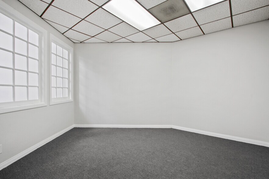 More Photos Of 1911 Carnegie Ave, Santa Ana Warehouse For Lease