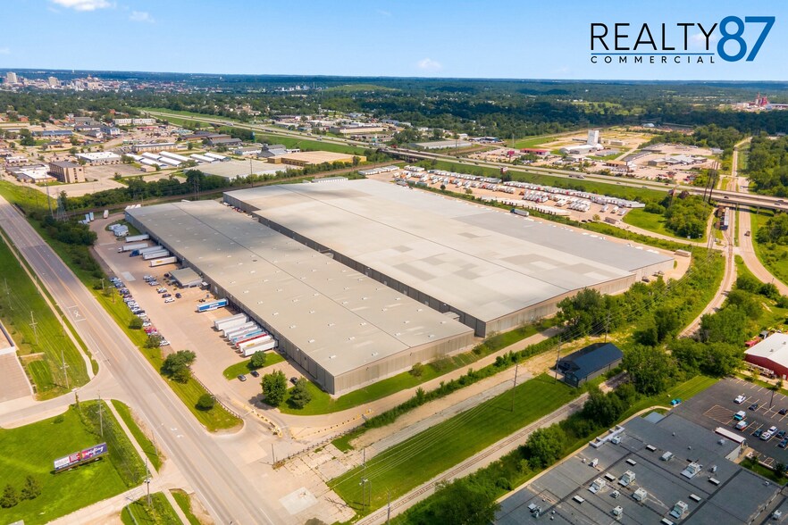 More Photos Of 4301 6th St SW, Cedar Rapids General Retail For Sale