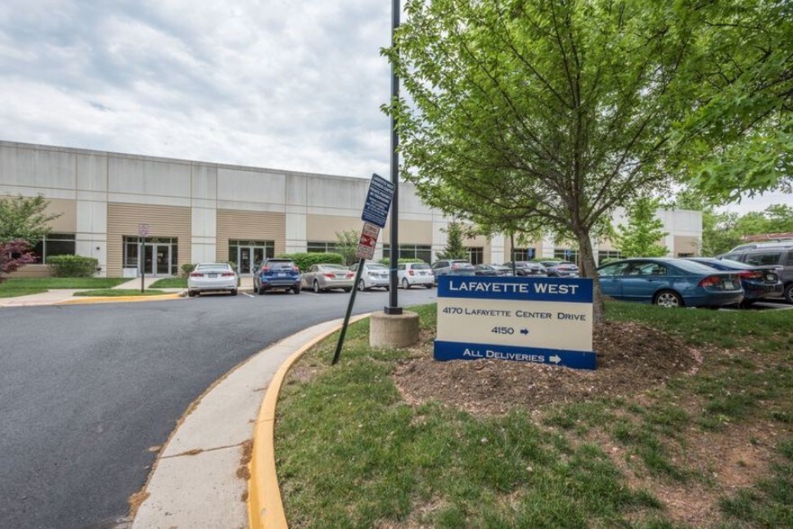 More Photos Of 4170 Lafayette Center Dr, Chantilly Light Distribution For Sale