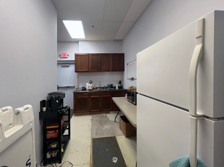 More Photos Of 15409 W Greenway Rd, Surprise Storefront For Lease