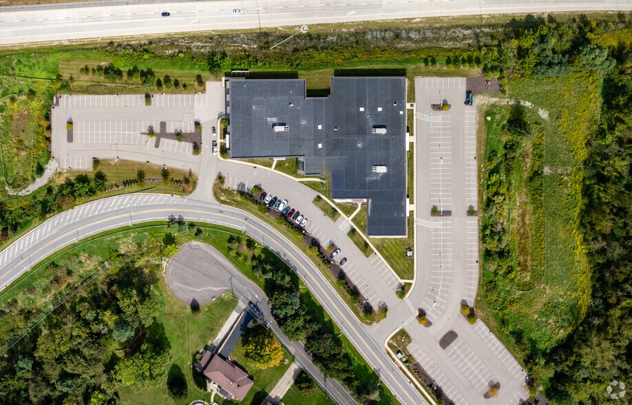 More Photos Of 400 Industry Dr, Pittsburgh Flex For Sale