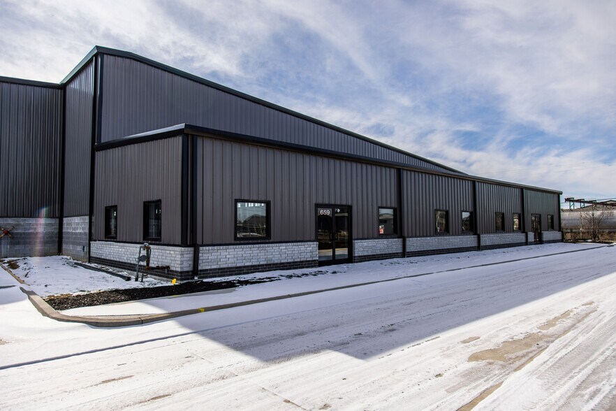 More Photos Of 659 E Randall Wobbe Ln, Springdale Distribution For Lease
