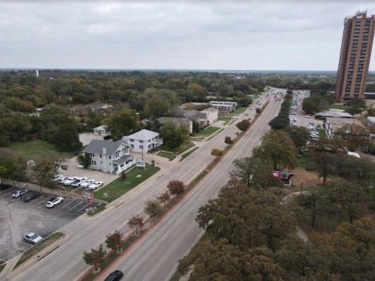 More Photos Of 209 E University Dr, Denton Medical For Lease