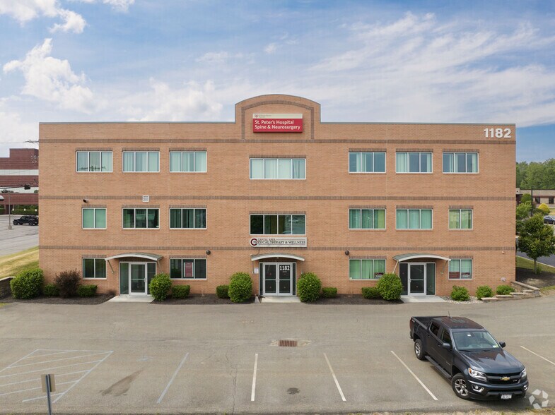 More Photos Of 1182 Troy Schenectady Rd, Latham Medical For Lease