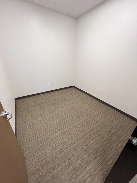 More Photos Of 1360 N Bullard Ave, Goodyear Office For Lease