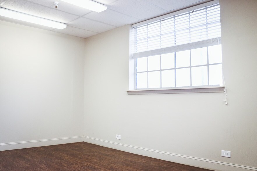More Photos Of 1814 N Market St, Shreveport Manufacturing For Sale
