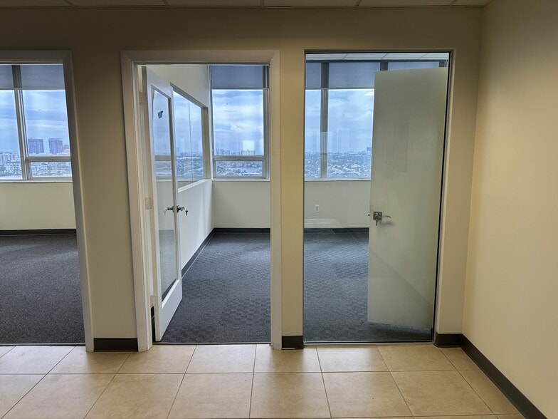 More Photos Of 2455 E Sunrise Blvd, Fort Lauderdale Loft Creative Space For Sale