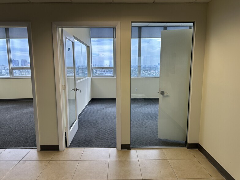 More Photos Of 2455 E Sunrise Blvd, Fort Lauderdale Loft Creative Space For Sale