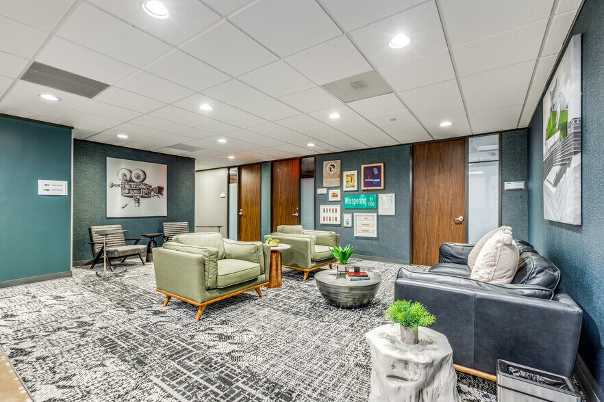 More Photos Of 7324 Southwest Fwy, Houston Coworking Space