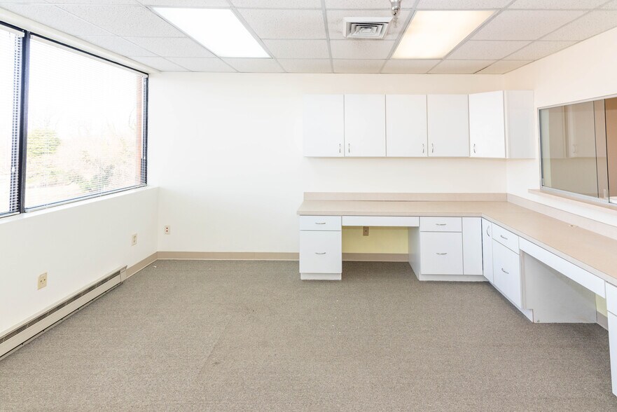 More Photos Of 120 Sister Pierre Dr, Towson Medical For Sale