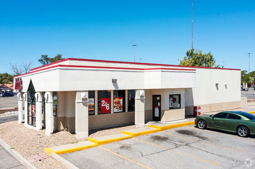 Primary Photo Of 3351 Southern Blvd SE, Rio Rancho Fast Food For Sale