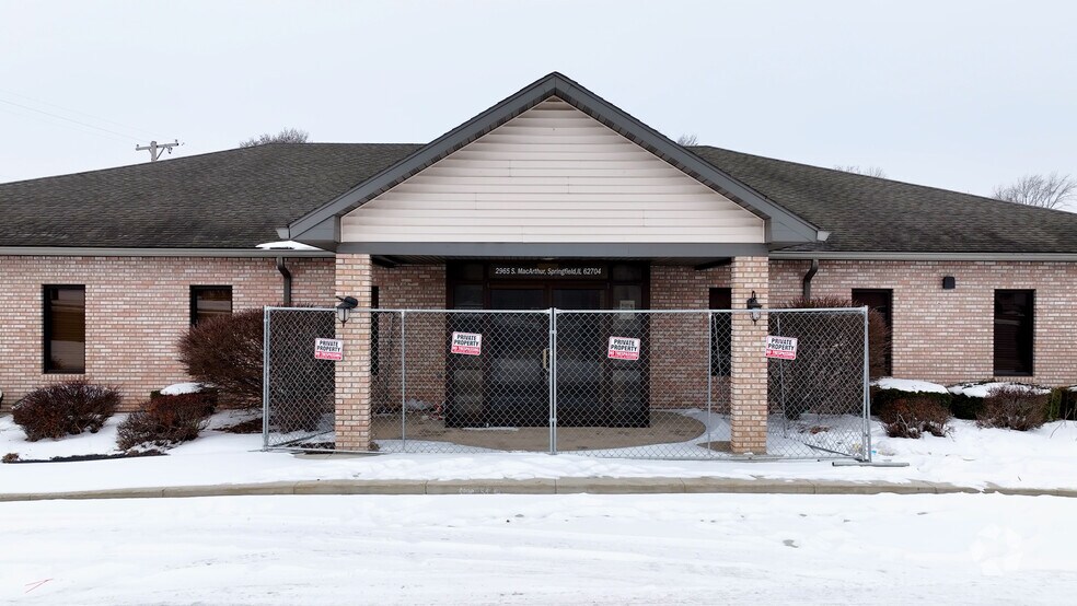 Primary Photo Of 2965 S MacArthur Blvd, Springfield Medical For Sale