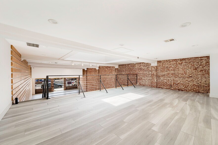 More Photos Of 5207-5211 E 2nd St, Long Beach Storefront For Lease