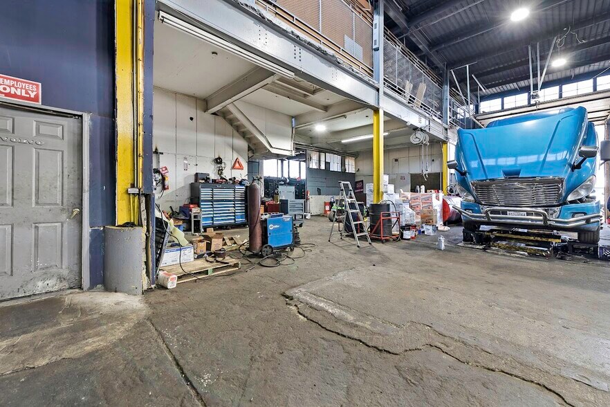 More Photos Of 12280 Burt Rd, Detroit Warehouse For Sale