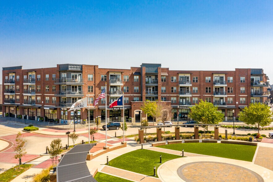 Primary Photo Of 400 S Oak St, Roanoke Apartments For Lease
