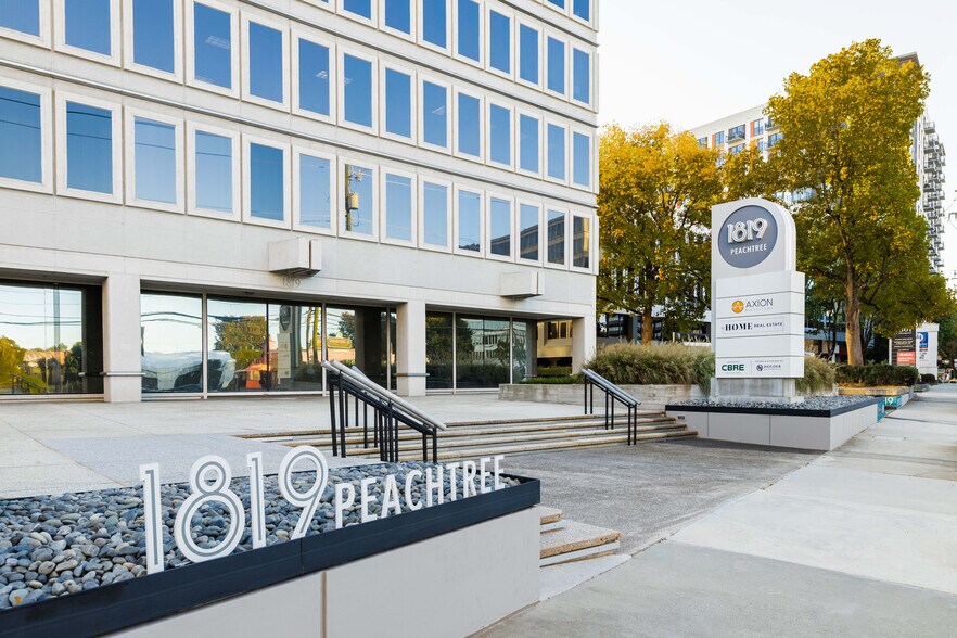 More Photos Of 1819 Peachtree Rd, Atlanta Medical For Lease