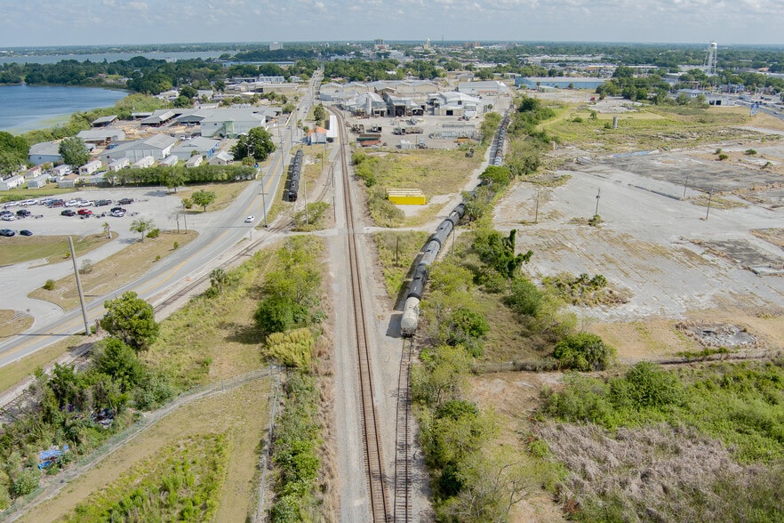 More Photos Of 650 Avenue R SW, Winter Haven Distribution For Sale