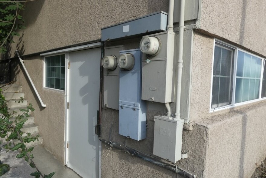 More Photos Of 2657 Honolulu Ave, Montrose Lodge Meeting Hall For Sale