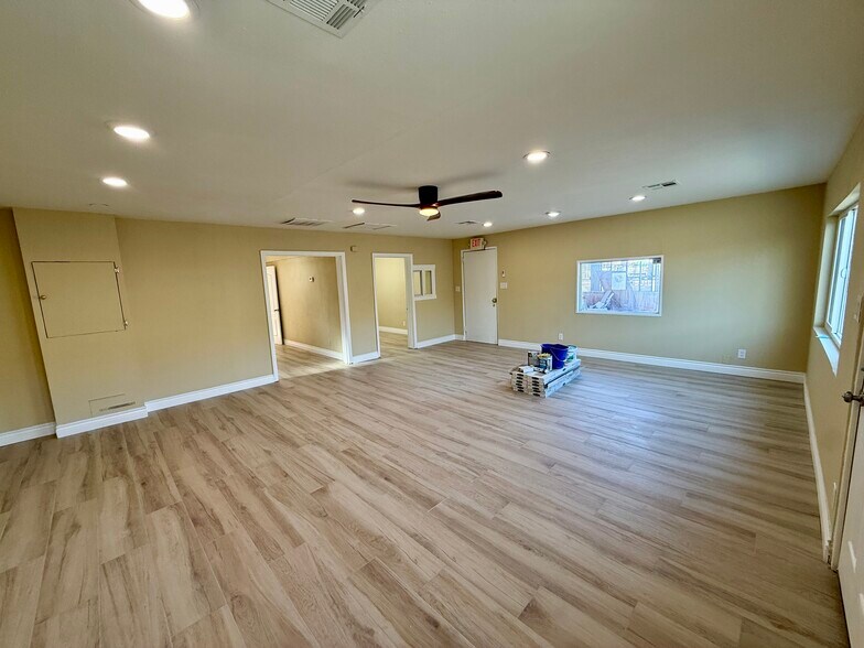 More Photos Of 2039 W Bonanza Rd, Las Vegas Flex For Lease