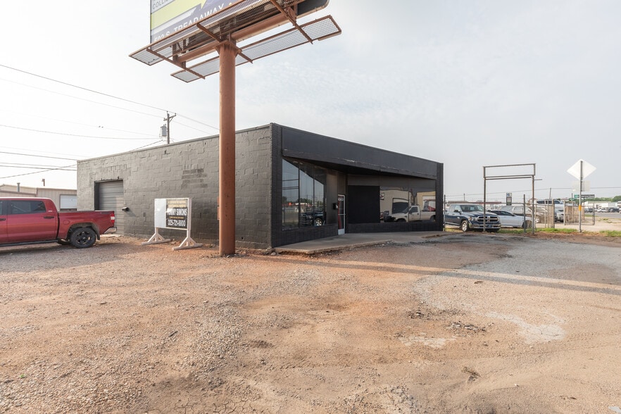 More Photos Of 509 S Treadaway Blvd, Abilene Flex For Sale