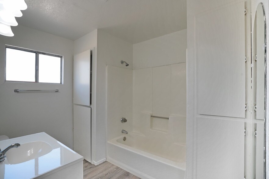 More Photos Of 13548 Caliente Dr, Desert Hot Springs Apartments For Sale