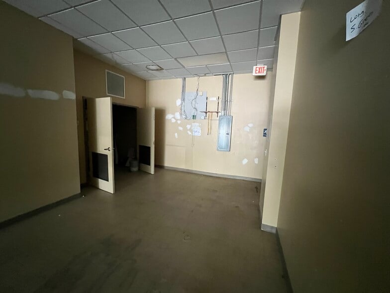 More Photos Of 5200-5322 Pearl St, Jacksonville Unknown For Lease