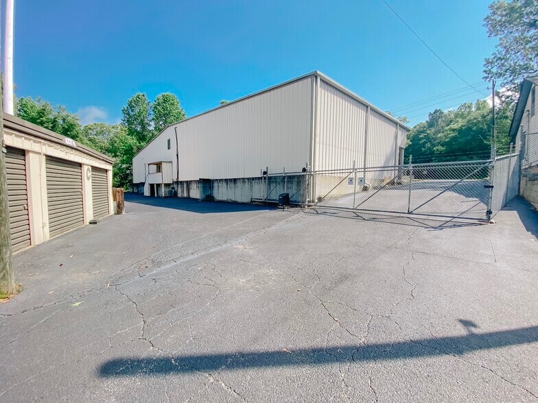More Photos Of 6869 S Sweetwater Rd, Lithia Springs Self Storage For Sale