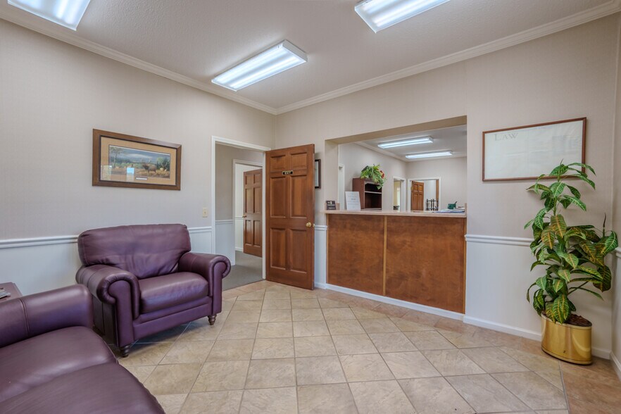 More Photos Of 970 Highway 20, Tuscumbia Office For Lease