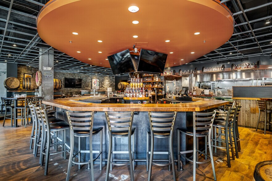 More Photos Of 700 Yampa, Steamboat Springs Restaurant For Sale