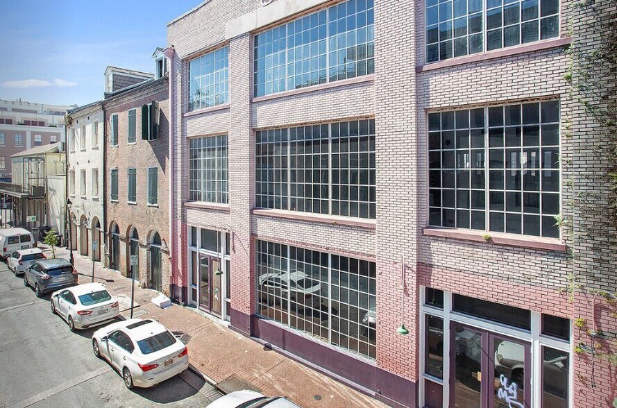 More Photos Of 517 Toulouse St, New Orleans General Retail For Sale