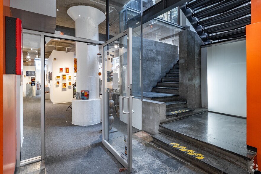 More Photos Of 230 W Superior St, Chicago Office For Lease