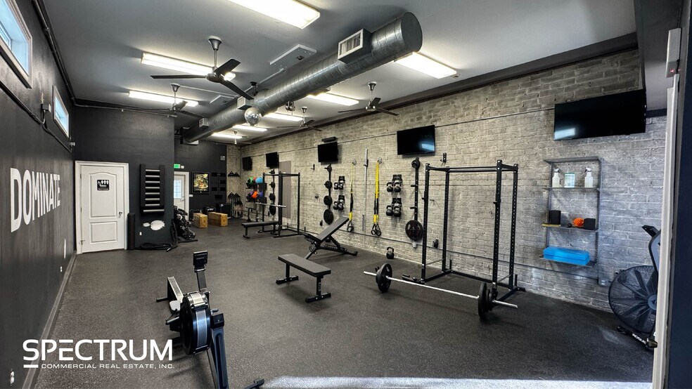 More Photos Of 2707 W Burbank Blvd, Burbank Storefront Retail Residential For Lease