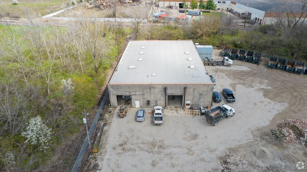 More Photos Of 1220 Bonham St, Columbus Industrial For Lease