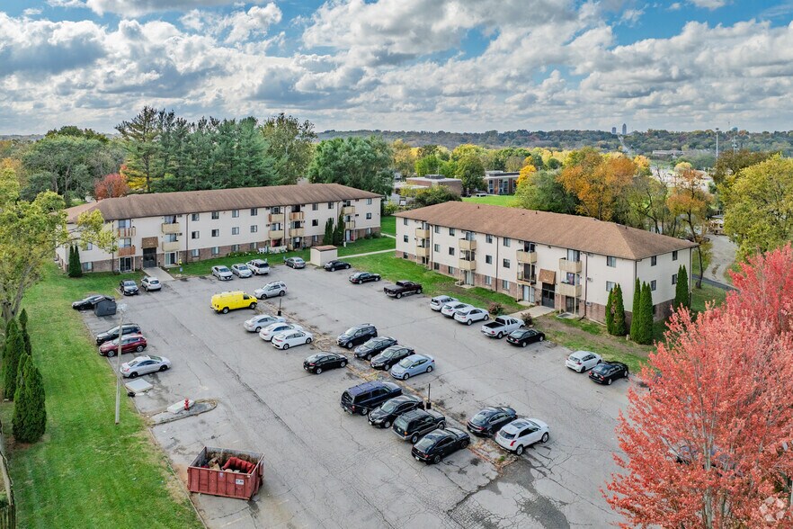 More Photos Of 4210 Hubbell Ave, Des Moines Apartments For Sale