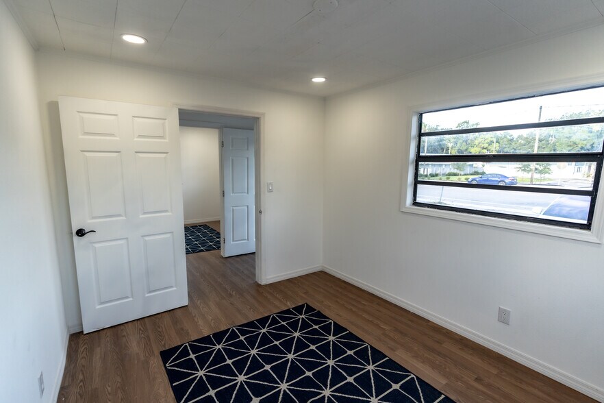More Photos Of 14041 N Florida Ave, Tampa Auto Dealership For Sale