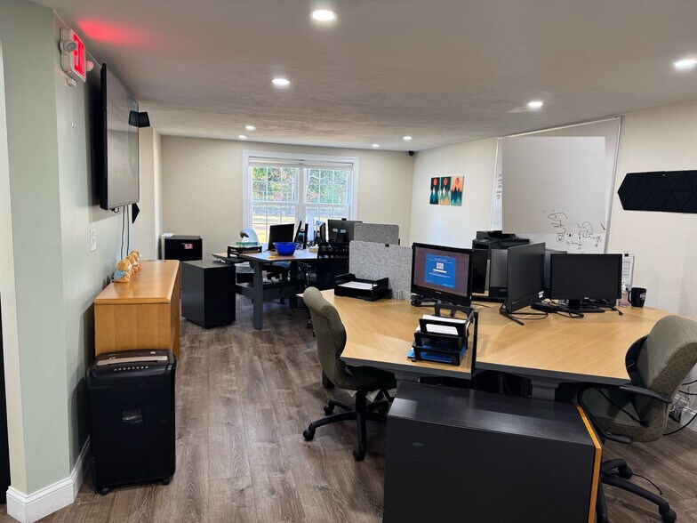 More Photos Of 562 Lincoln St, Worcester Office For Sale